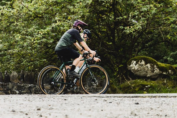 Gravel cycling on dusty road